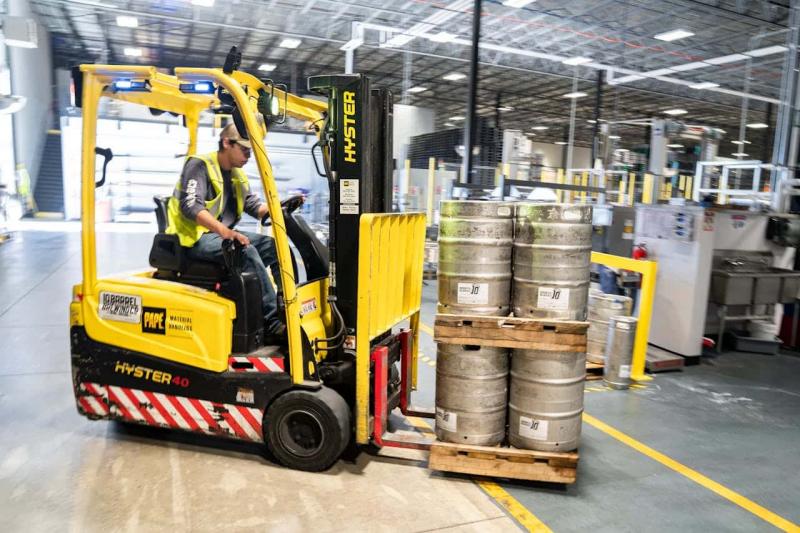 Empilhadeira Toyota 2500 kg: Descubra o Preço Ideal!
